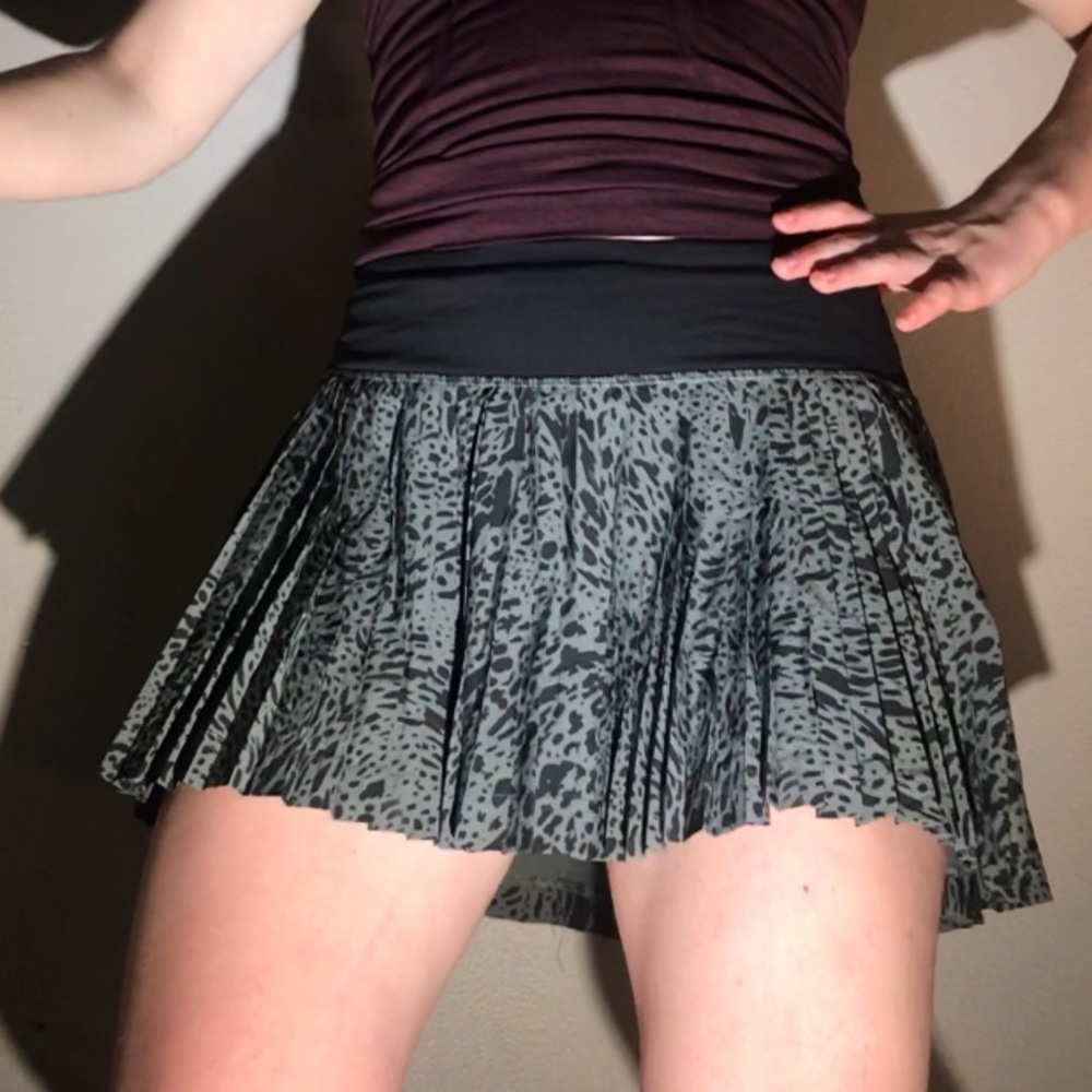 Lululemon pleated cheetah print skirt
